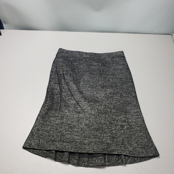 Ann Taylor 68% wool gray and black skirt women's size 0 petite - Picture 9 of 9